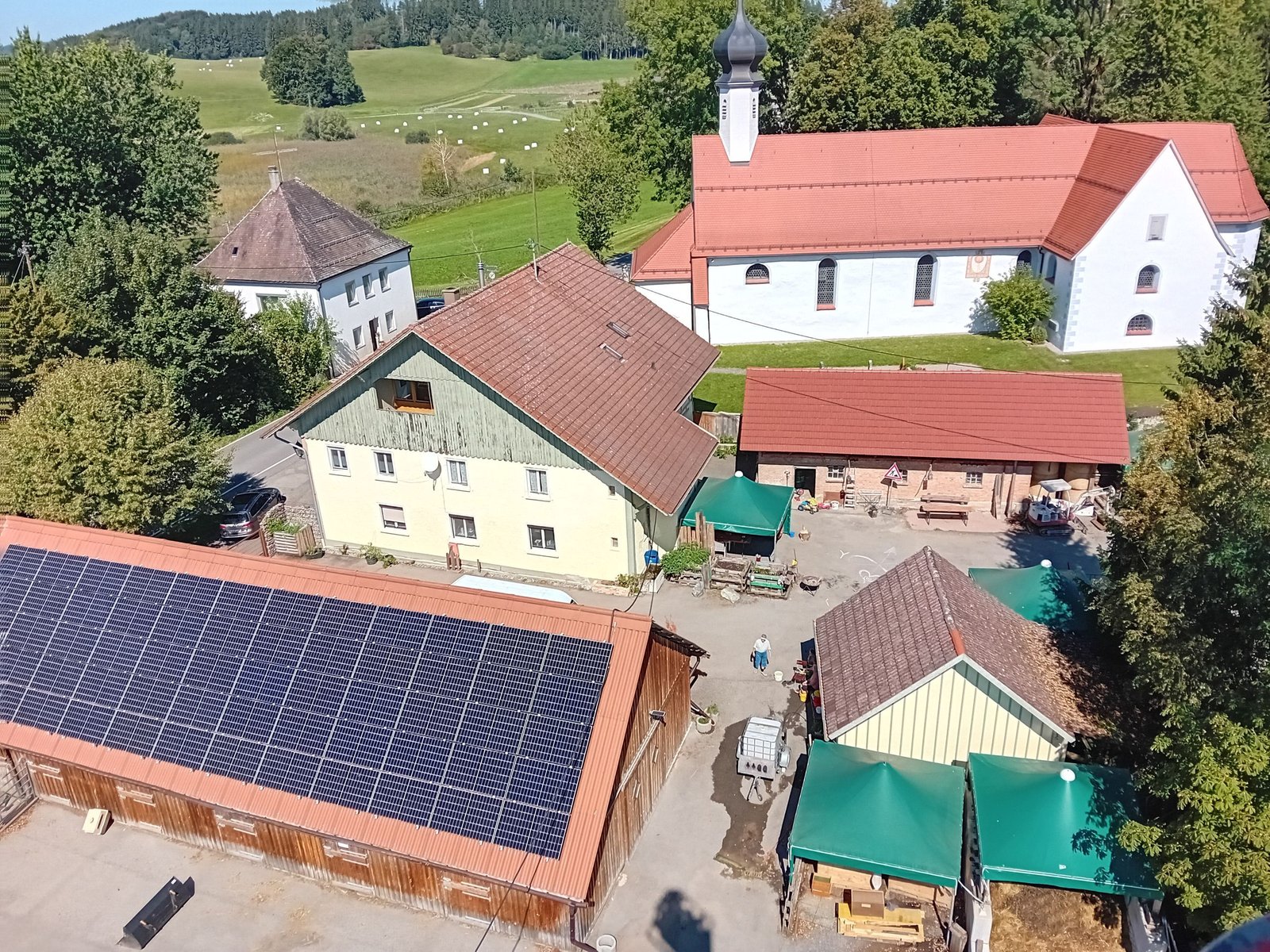 Luftbild der Ranch am Rötsee